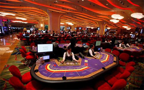 Giải thích poker face là gì và cách sử dụng biểu cảm này trong cuộc sống và chơi bài